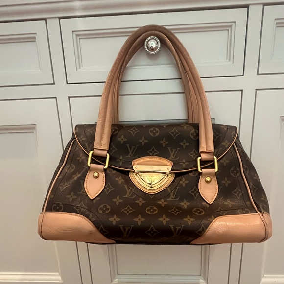 Louis Vuitton Beverly Shoulder Bag - Picture 3 of 17